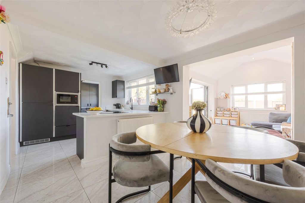 Property photo 2 of 28 Kitchen Diner