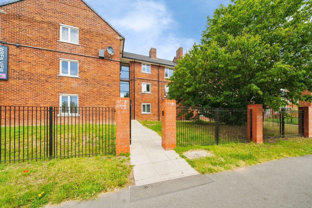 Property photo 1 of 12