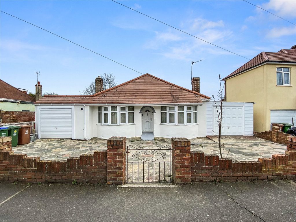 Property photo 2 of 16 Picture No. 02