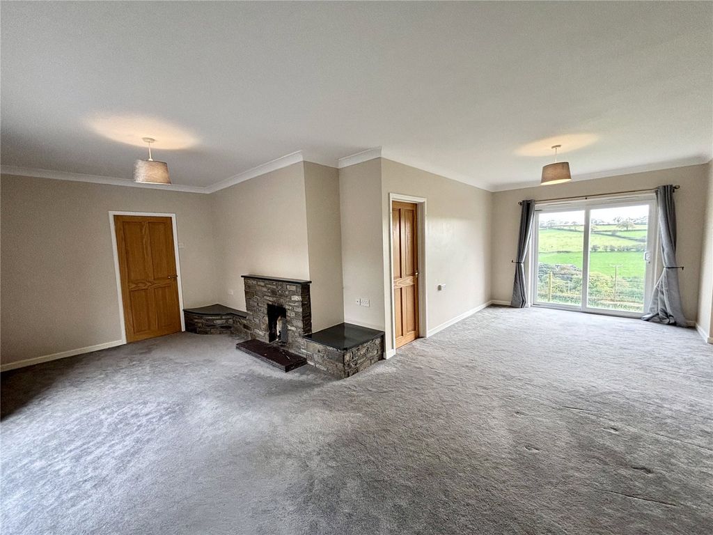 Property photo 2 of 14 Picture No. 13