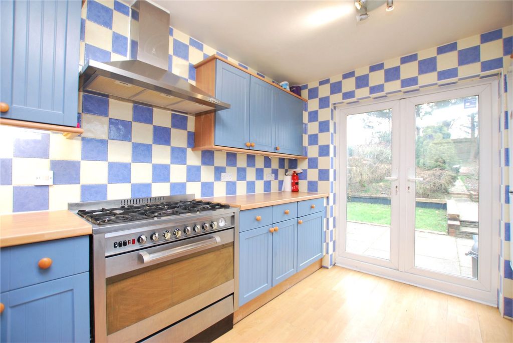 Property photo 2 of 12 Picture No. 22