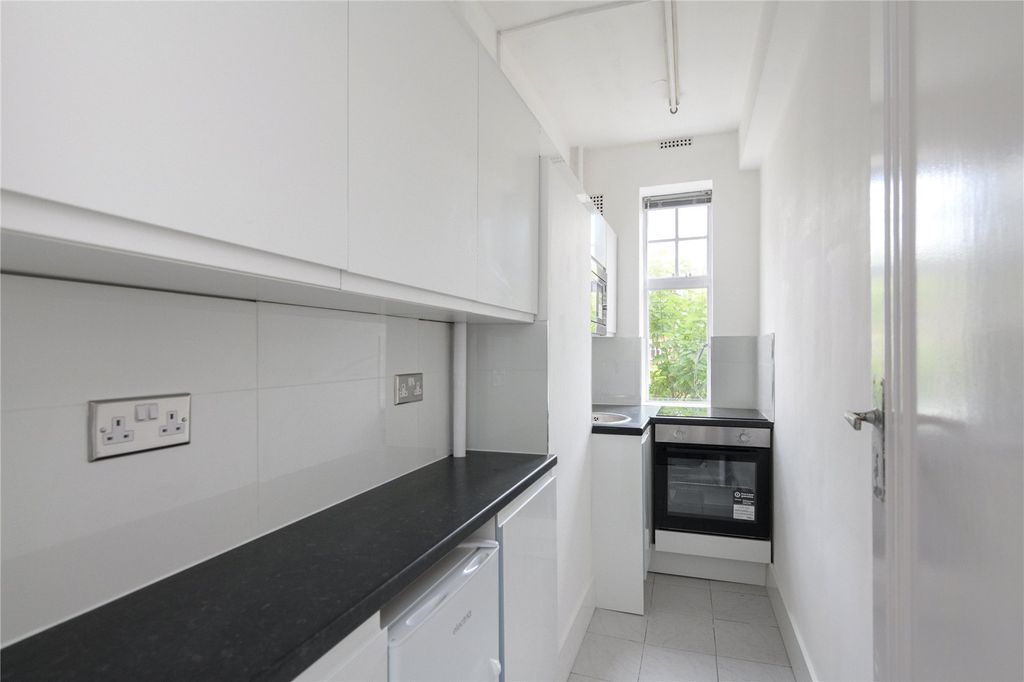 Property photo 3 of 15 Picture No. 04