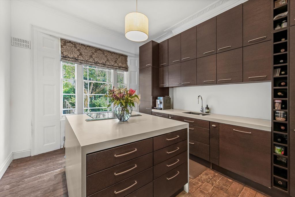 Property photo 1 of 16 Image