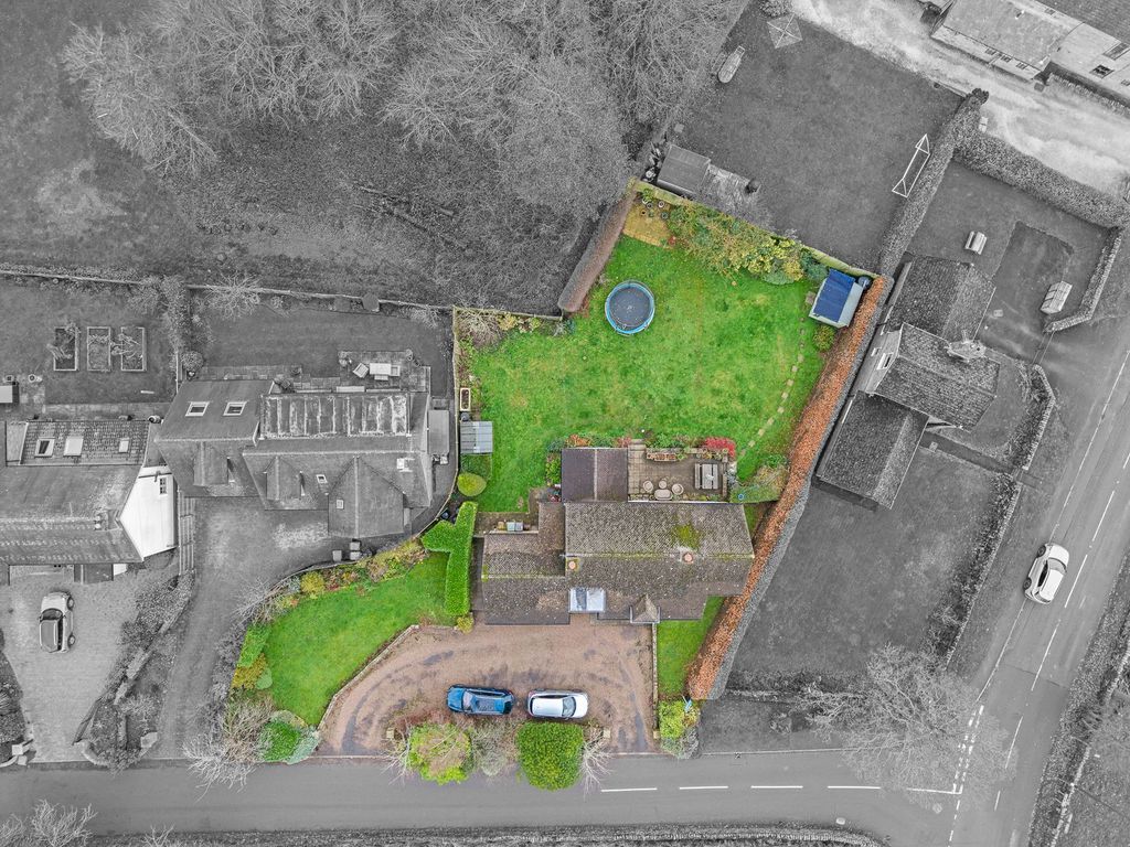 Property photo 2 of 33