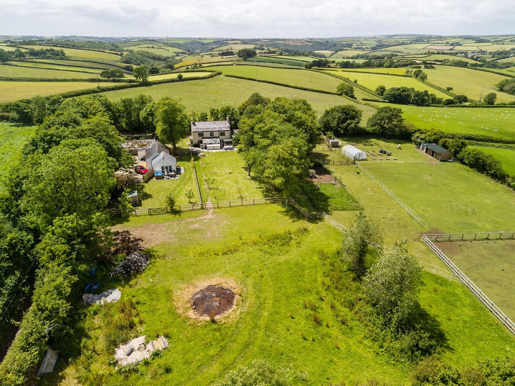 Property photo 2 of 34