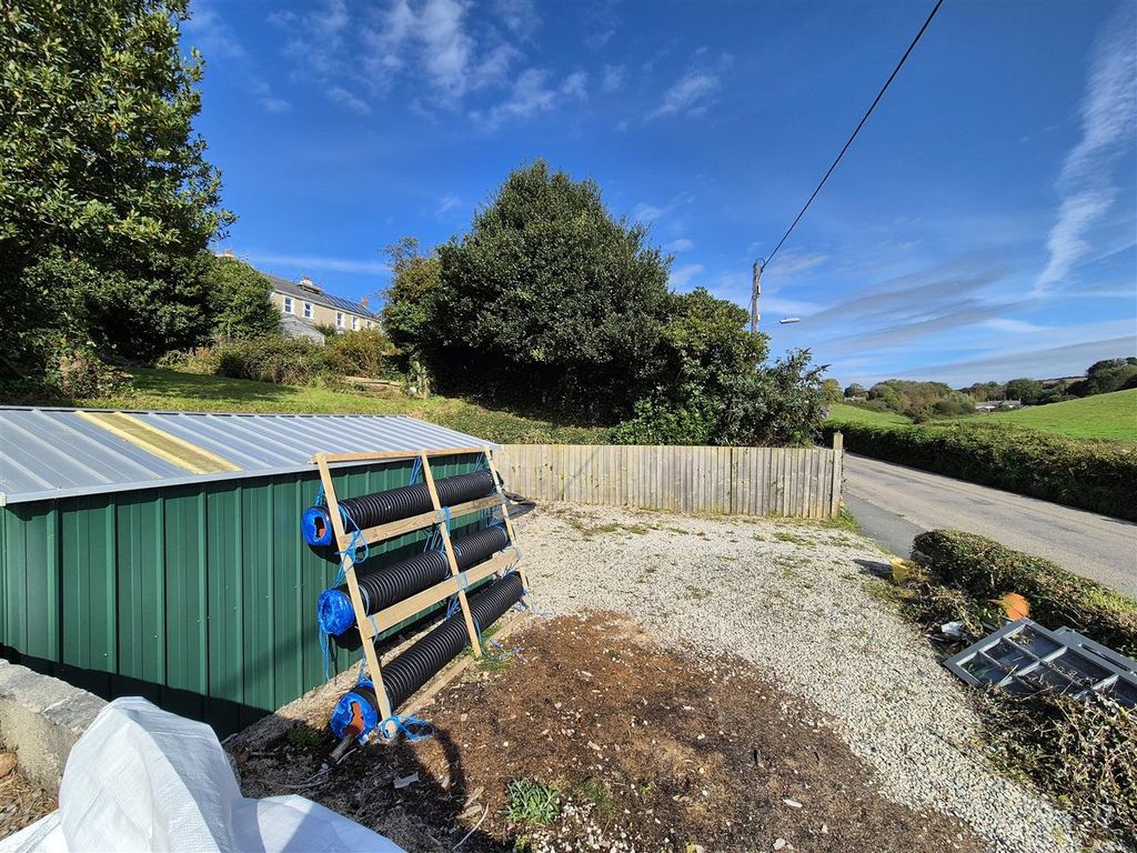 Property photo 1 of 11 Lower Plot