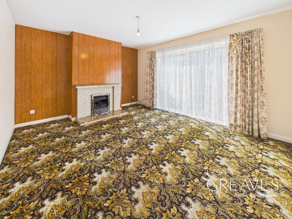 Property photo 2 of 20 Living Room