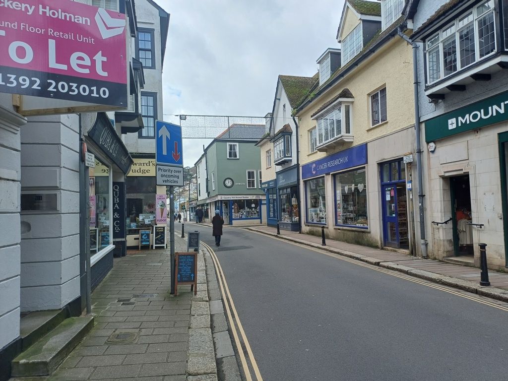 Property photo 3 of 17 Photo 1