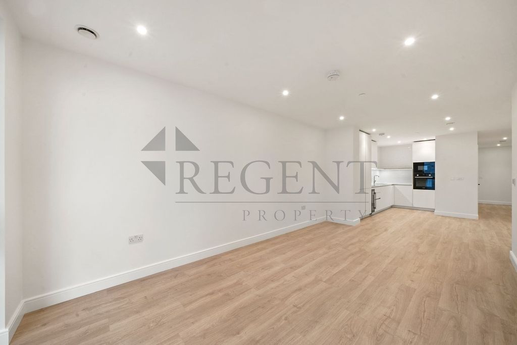 Property photo 2 of 14 Open Plan