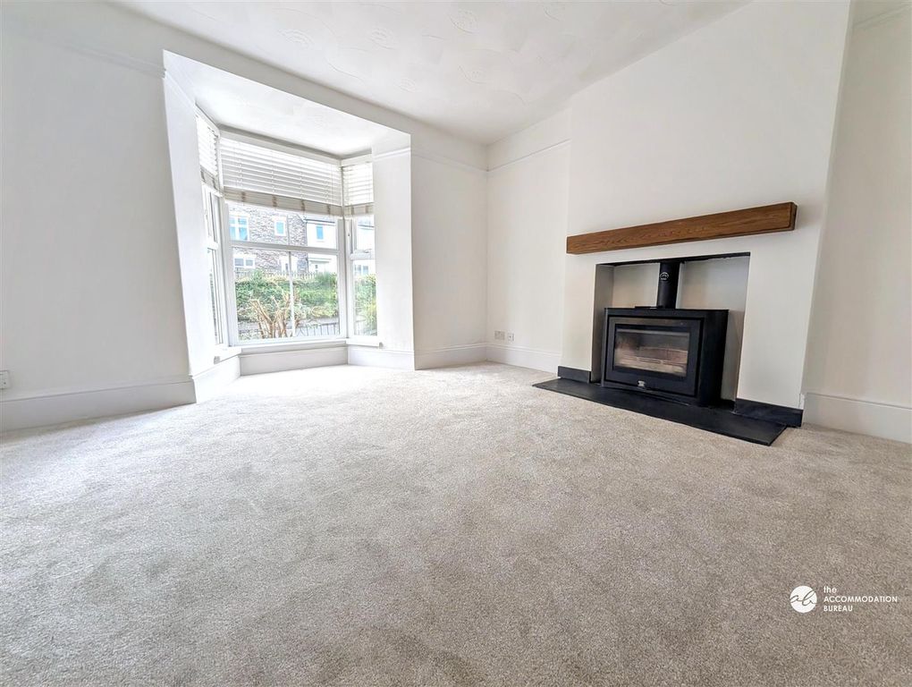 Property photo 2 of 25 Lounge