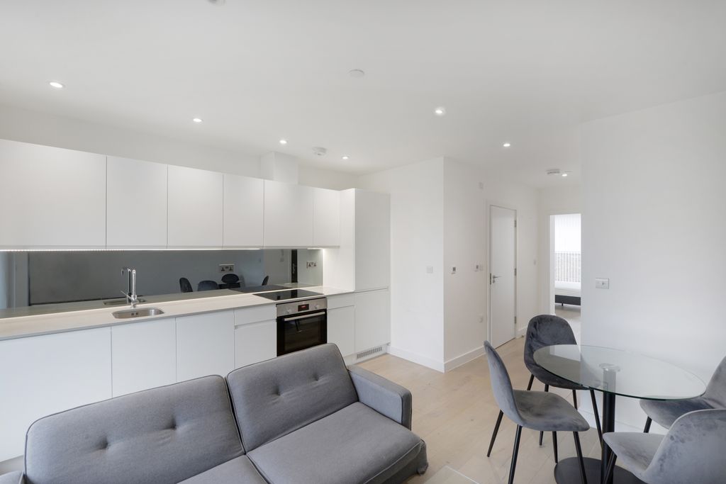 Property photo 3 of 8