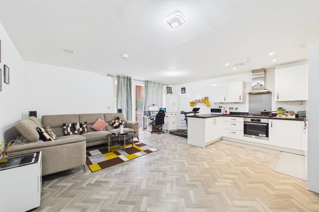 Property photo 3 of 10 Picture No. 04