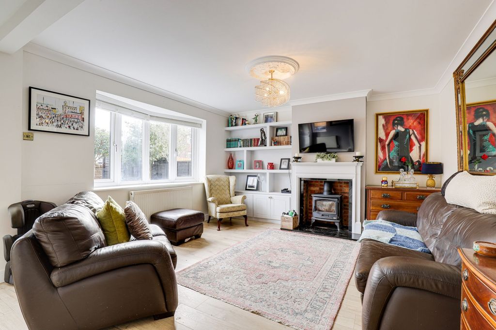 Property photo 2 of 22