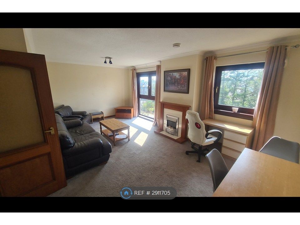 Property photo 1 of 15 Lounge