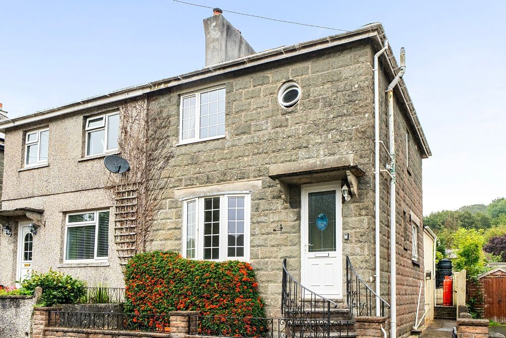 Property photo 1 of 18 5520550