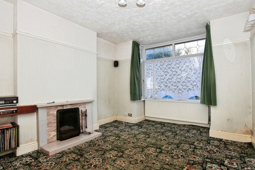 Property photo 3 of 16