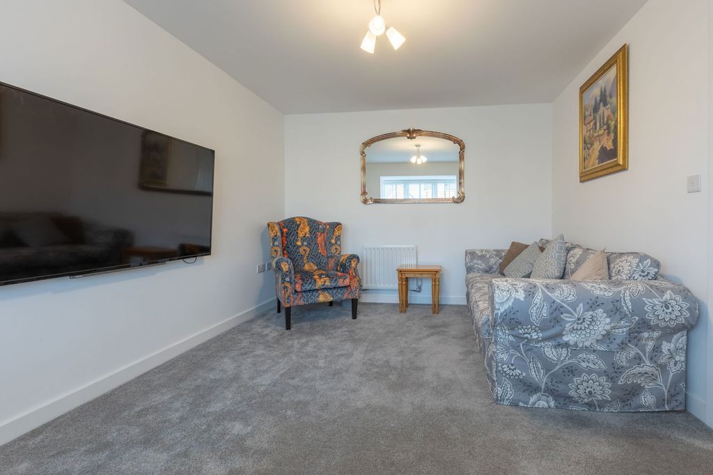 Property photo 2 of 22