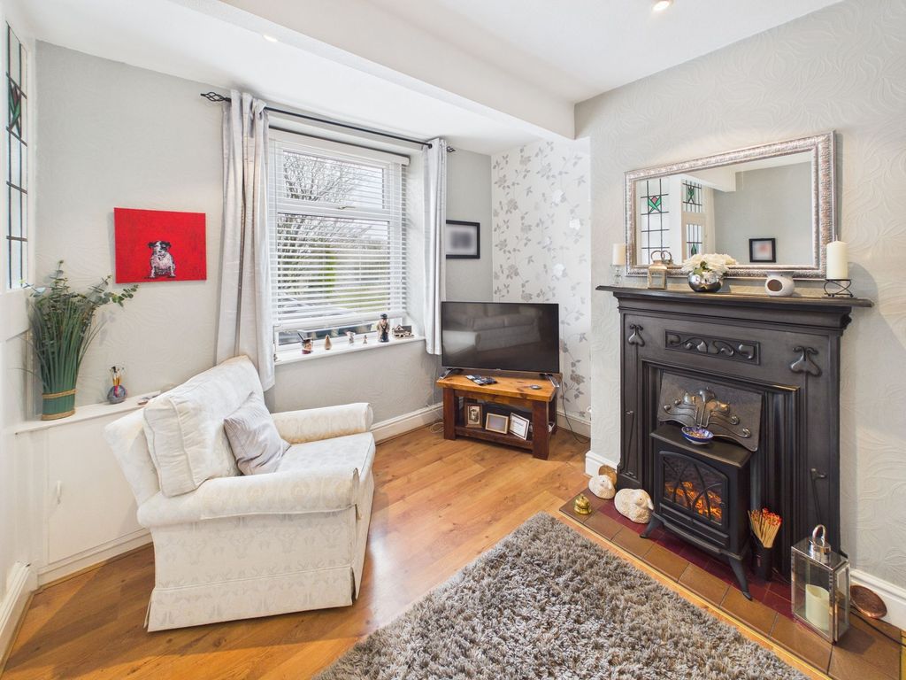 Property photo 2 of 33