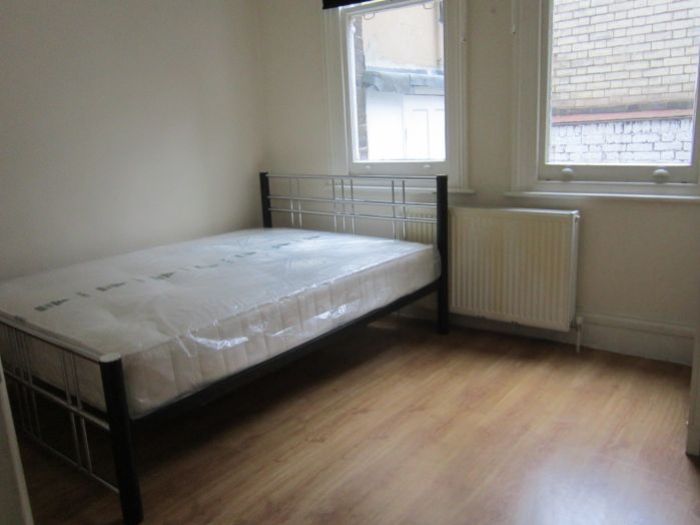 Property photo 2 of 4 Bedroom Small