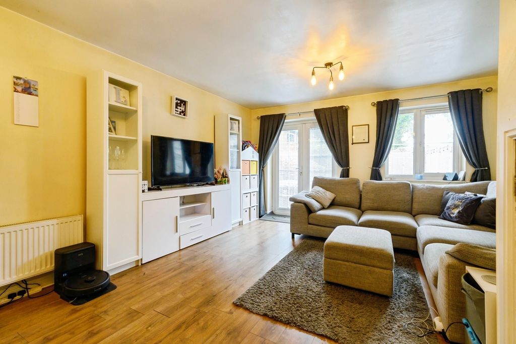 Property photo 3 of 19 Pbox-Img.Jpg