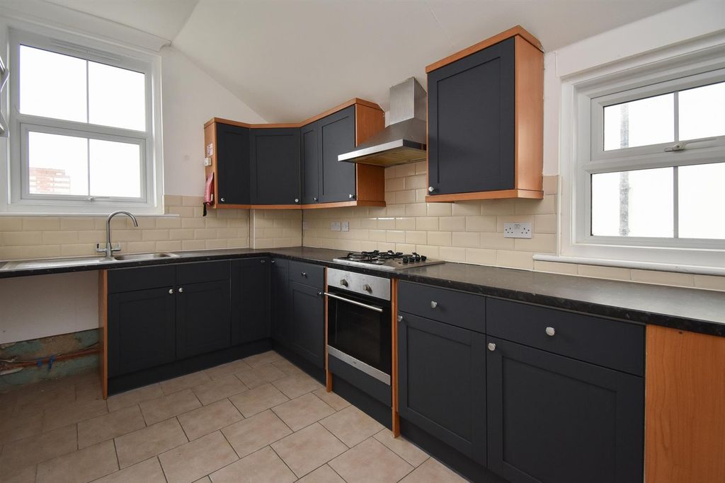 Property photo 3 of 13 Kitchen