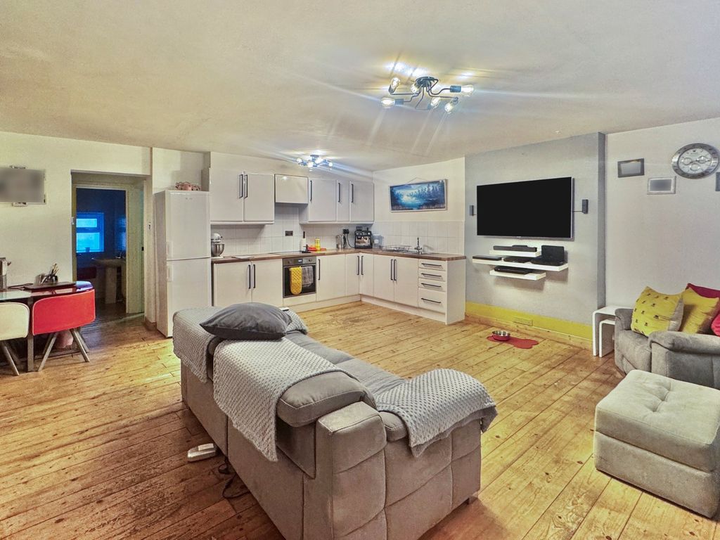 Property photo 3 of 10 Open Plan Living