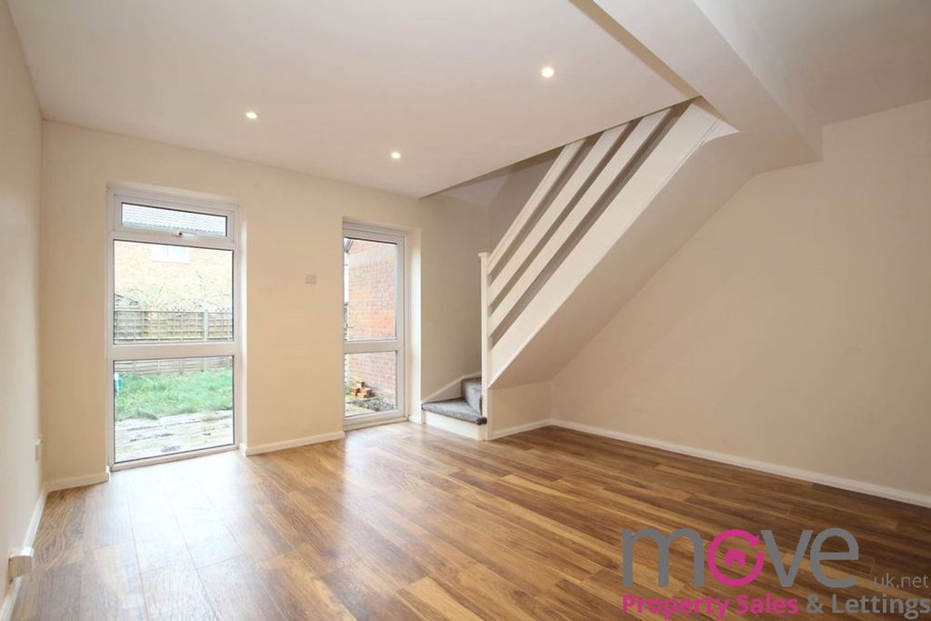 Property photo 2 of 7 Photo 2