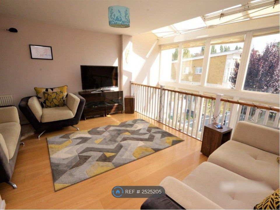 Property photo 2 of 23 Lounge 1