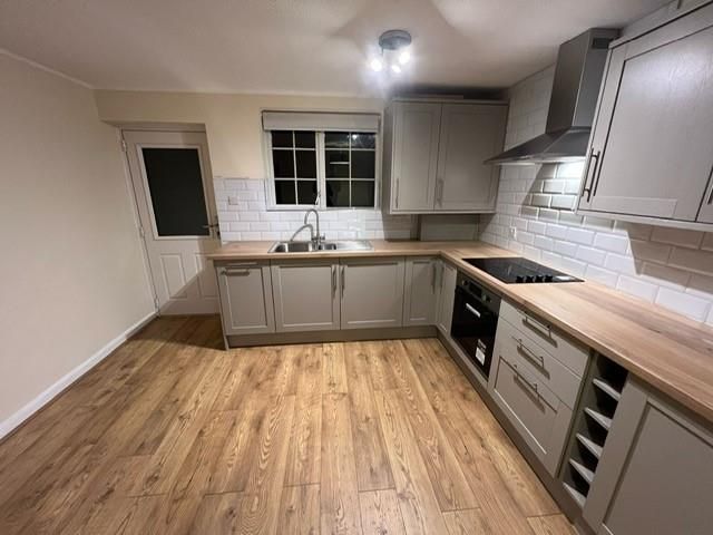 Property photo 2 of 16 Kitchen 1.Jpg