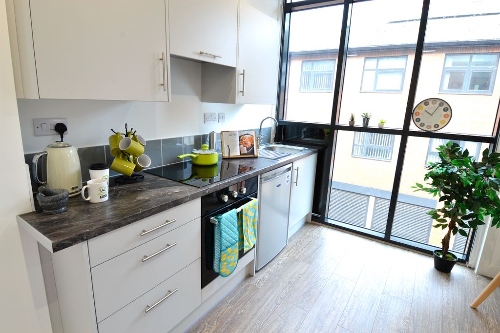 Property photo 2 of 5 Kitchen