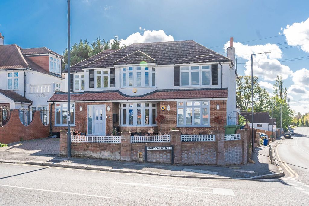 Property photo 2 of 37