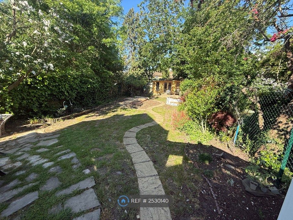 Property photo 2 of 9 Garden