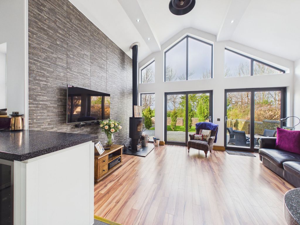 Property photo 2 of 34