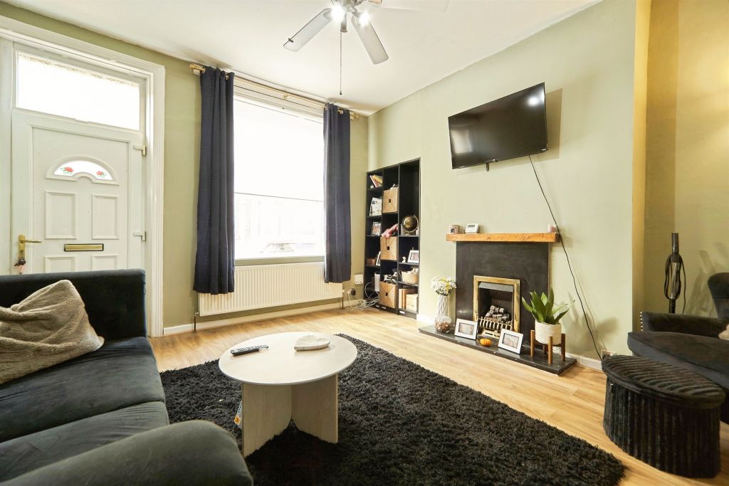 Property photo 2 of 12