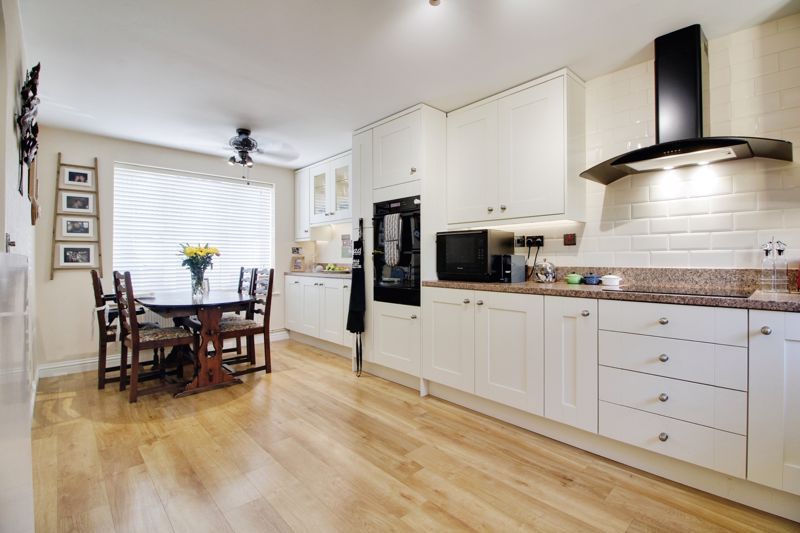 Property photo 3 of 14 Photo 11