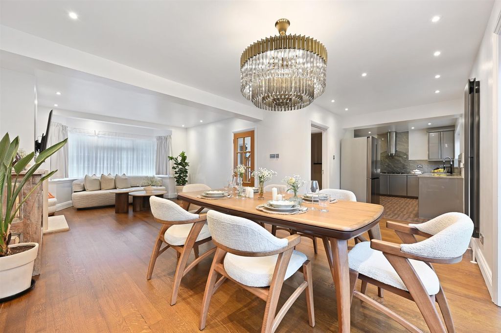 Property photo 3 of 45