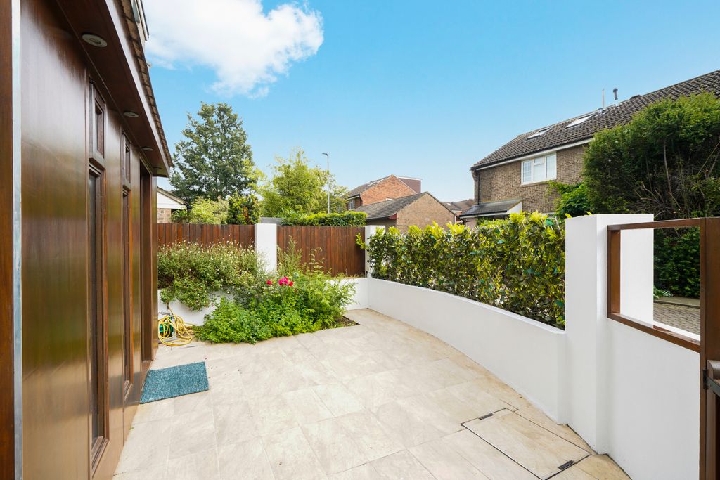 Property photo 2 of 10