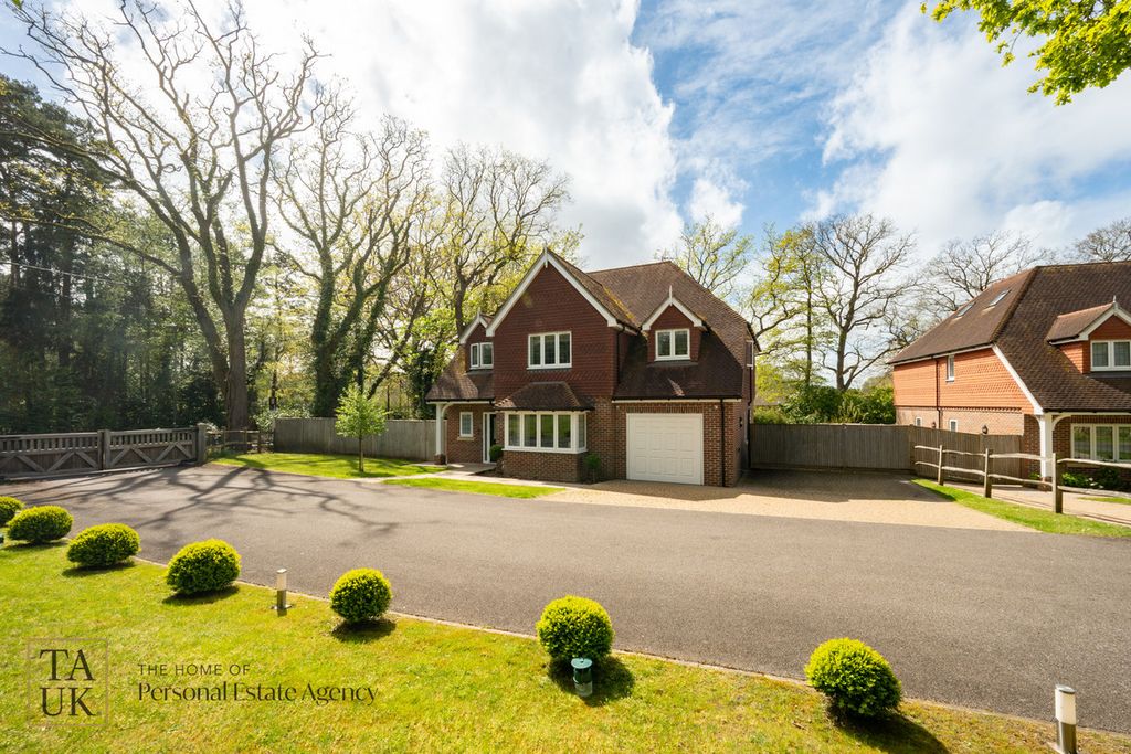 Property photo 1 of 25