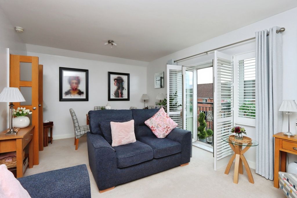 Property photo 2 of 18 Photo