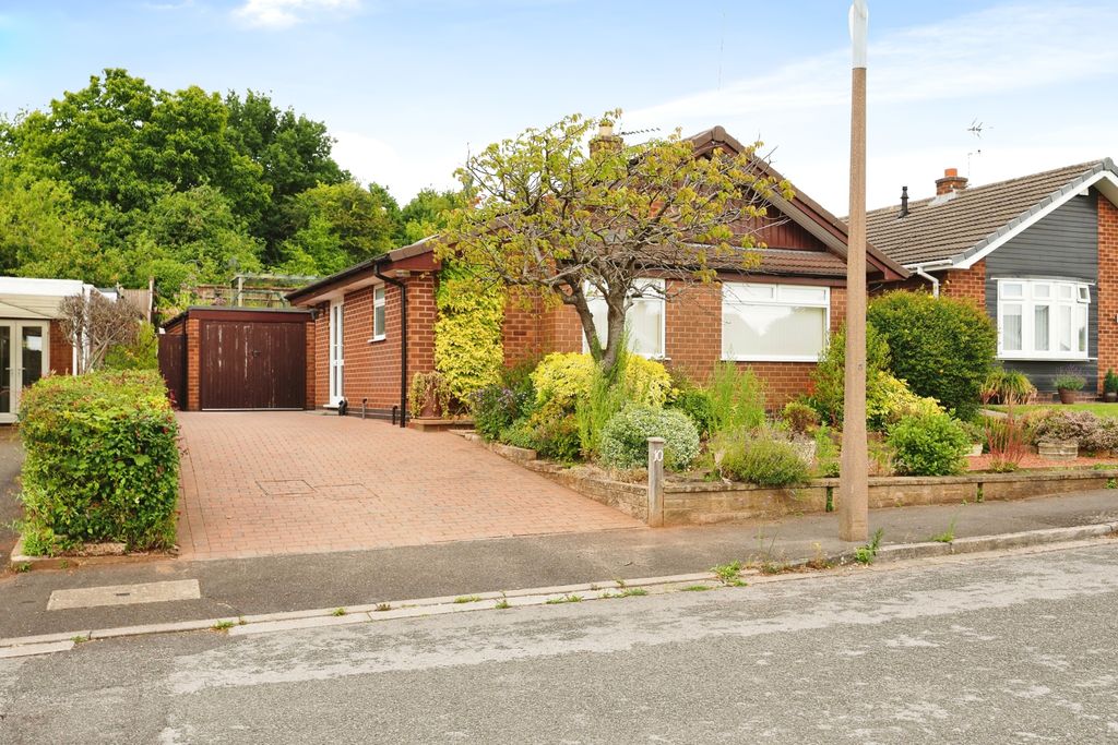 Property photo 1 of 17 Front