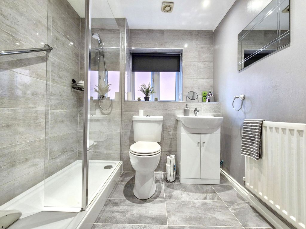 Property photo 3 of 24