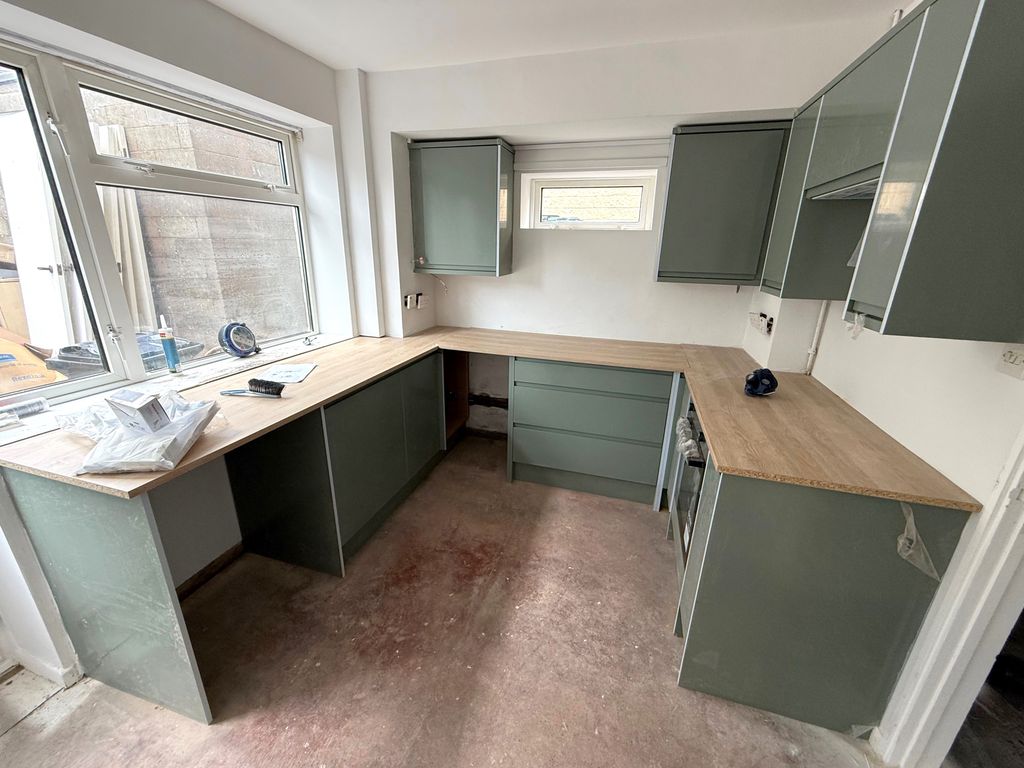 Property photo 3 of 7 170 Southlands Kitchen Work In Prog