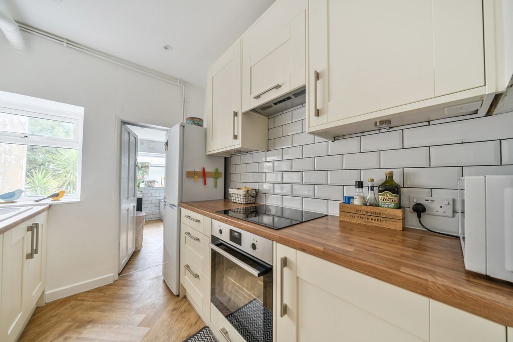 Property photo 2 of 15 Kitchen