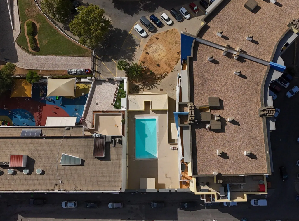 Property photo 2 of 31