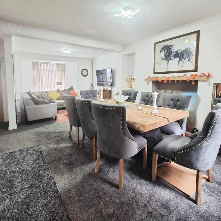 Property photo 2 of 13 Dining Area