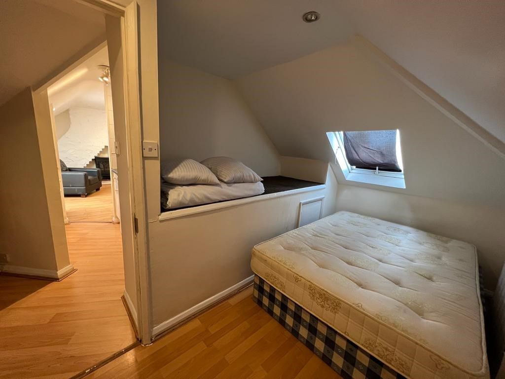 Property photo 3 of 6