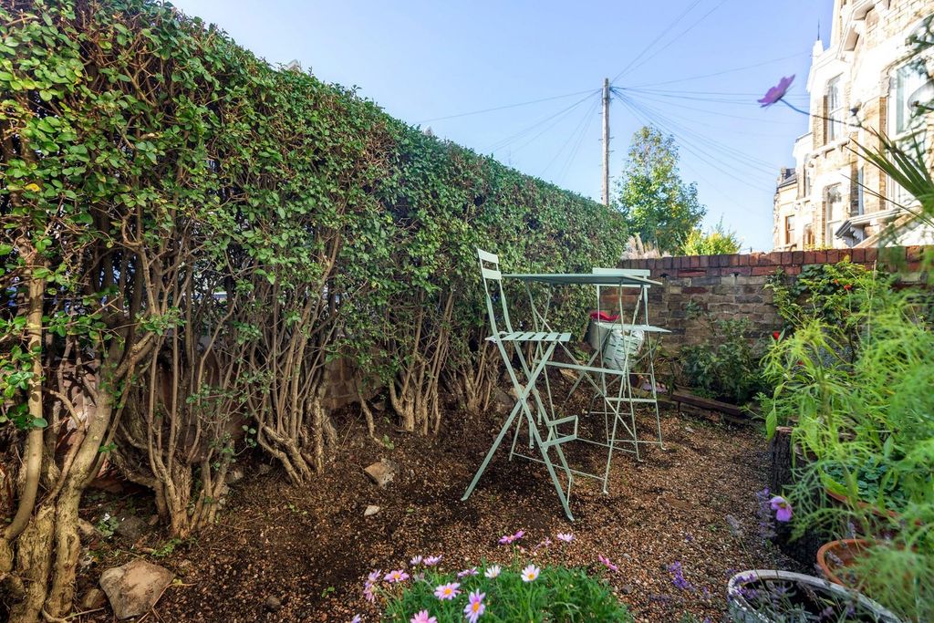 Property photo 3 of 13