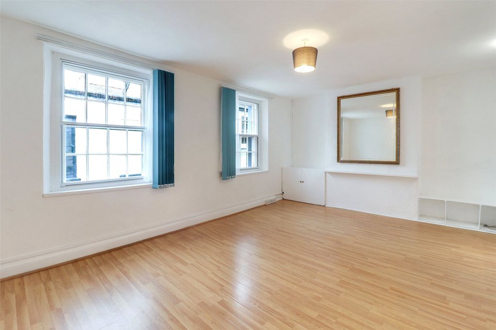 Property photo 3 of 15 3 - Picture No. 08