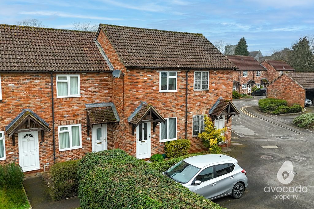 Property photo 1 of 10 4686382