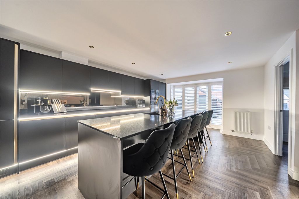 Property photo 3 of 27 Picture No. 25